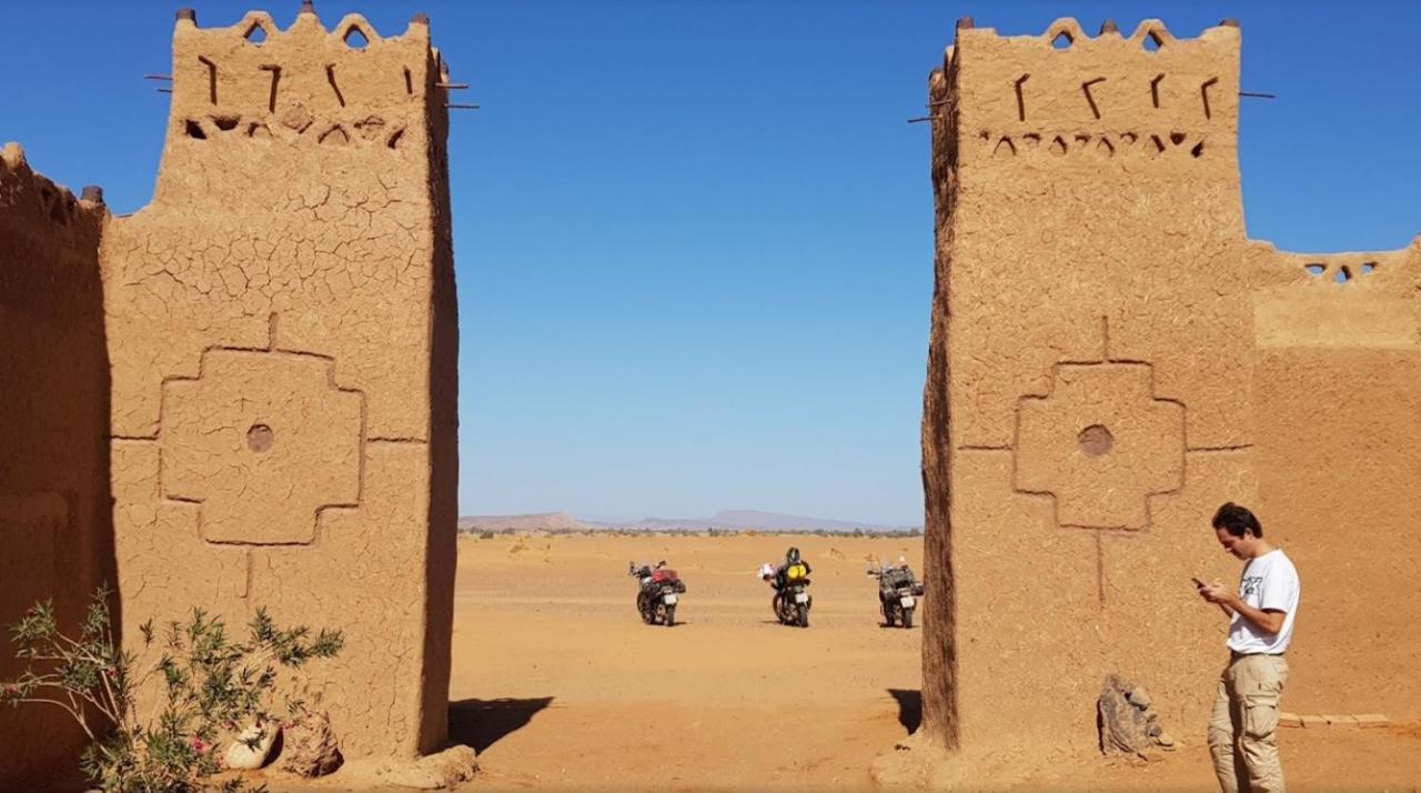 Hotel Auberge Dinosaur Sahara Maroc Tafraoute Sidi Ali Exterior foto