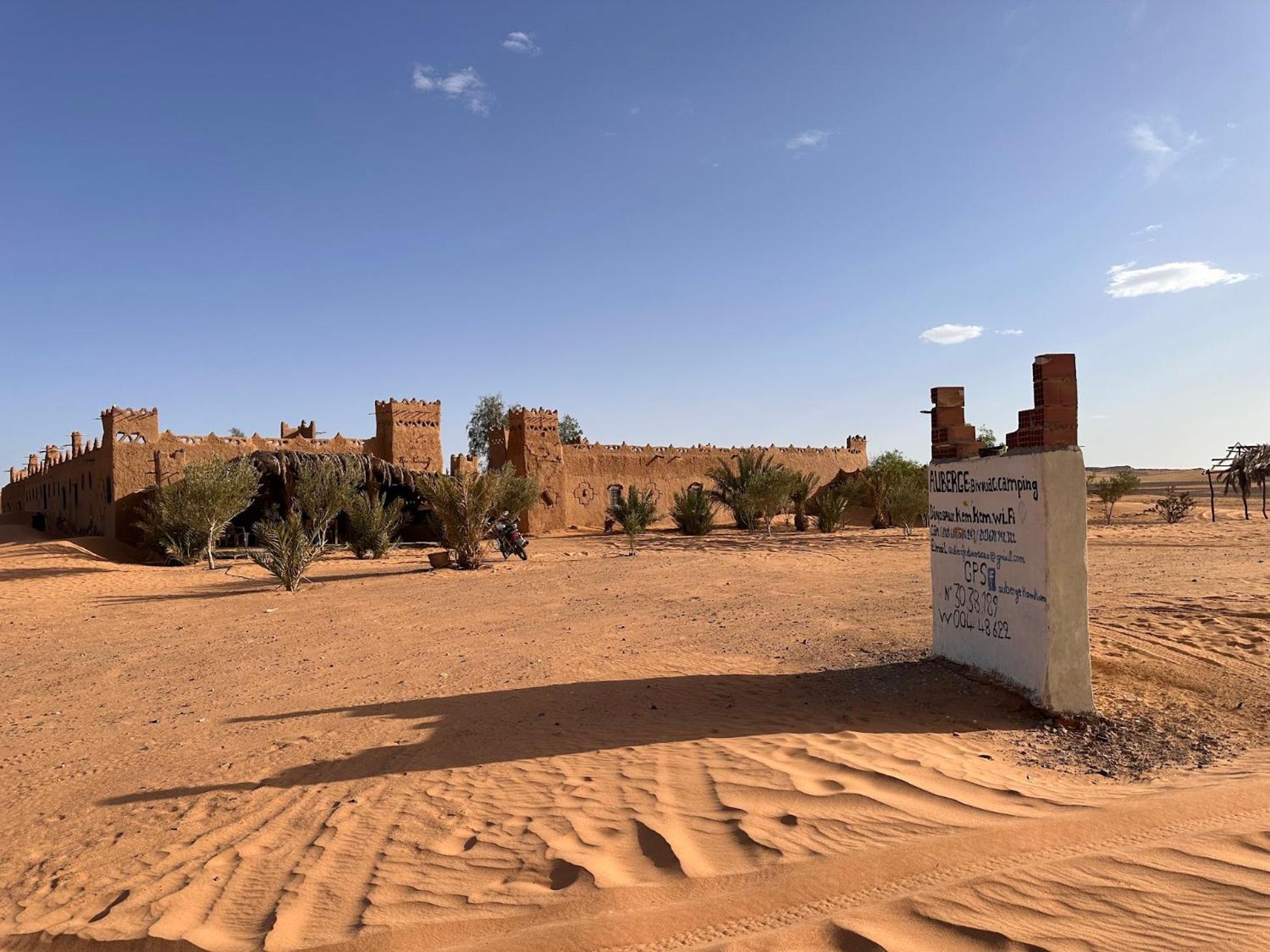 Hotel Auberge Dinosaur Sahara Maroc Tafraoute Sidi Ali Exterior foto